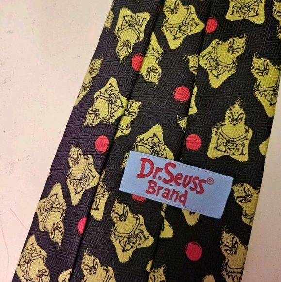 Dr Seuss The Grinch Who Stole Christmas Black Neck Tie Green Grinch Red Ornament - Picture 4 of 8